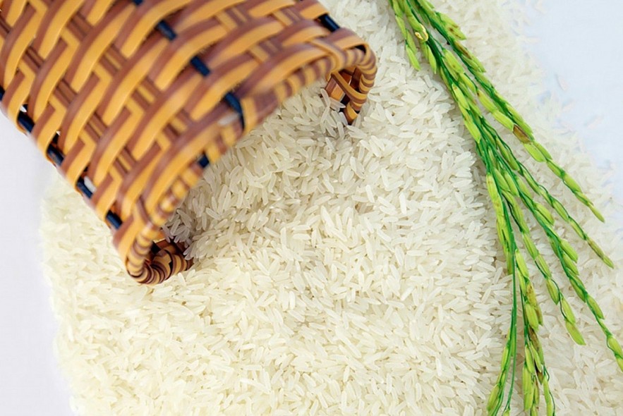 Ngày 7/2: Giá gạo tại Đồng bằng sông Cửu Long đảo chiều giảm nhẹ, lúa vững giá