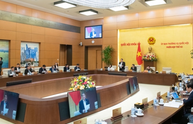 Ưu vốn đầu tư công cho đường sắt cao tốc, năng lượng nguyên tử