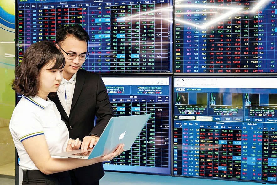 Kỳ vọng gì cho chứng khoán sau kỳ nghỉ Tết Nguyên đán? Chứng khoán ngày 3/6: Cổ phiếu chứng khoán