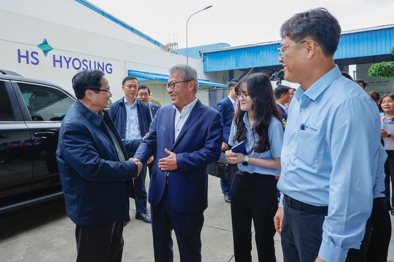 Thủ tướng đề nghị tập đoàn THACO nghiên cứu, sản xuất tàu đường sắt tốc độ cao- Ảnh 10. Thủ tướng đề nghị tập đoàn THACO nghiên cứu, sản xuất tàu đường sắt tốc độ cao- Ảnh 10.