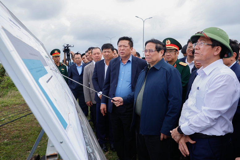 Thủ tướng đề nghị tập đoàn THACO nghiên cứu, sản xuất tàu đường sắt tốc độ cao- Ảnh 15. Thủ tướng đề nghị tập đoàn THACO nghiên cứu, sản xuất tàu đường sắt tốc độ cao- Ảnh 15.