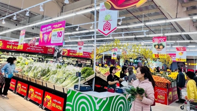 Hà Nội: Siêu thị giảm giá hàng nghìn mặt hàng tiêu dùng thiết yếu sau Tết