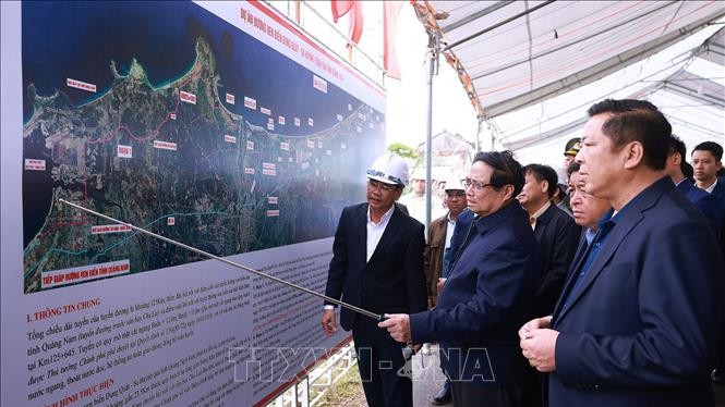 Thủ tướng đôn đốc xóa nhà tạm, nhà dột nát và các dự án hạ tầng giao thông tại Quảng Ngãi