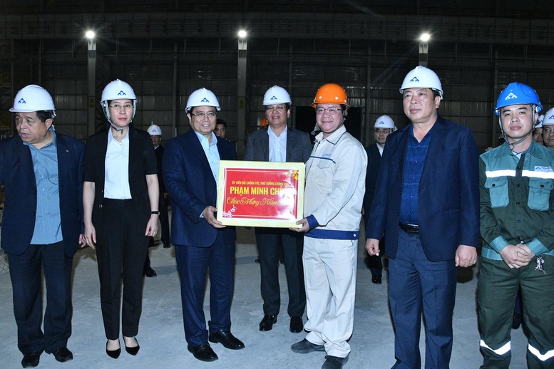 Thủ tướng thăm thép Hòa Phát, động viên sản xuất ray đường sắt tốc độ cao- Ảnh 8.