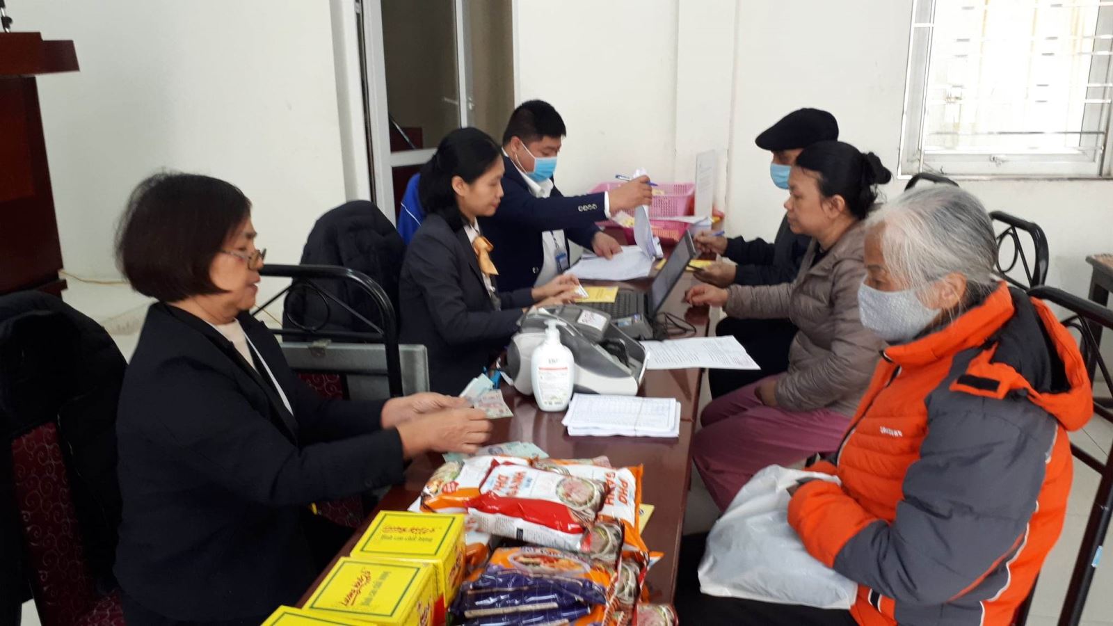 Hàng trăm nghìn người được tăng lương hưu 2 lần Chú thích ảnh