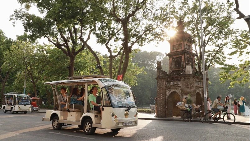 Hà Nội: Thí điểm hạn chế xe ô tô trên 16 chỗ hoạt động trong khu vực phố cổ