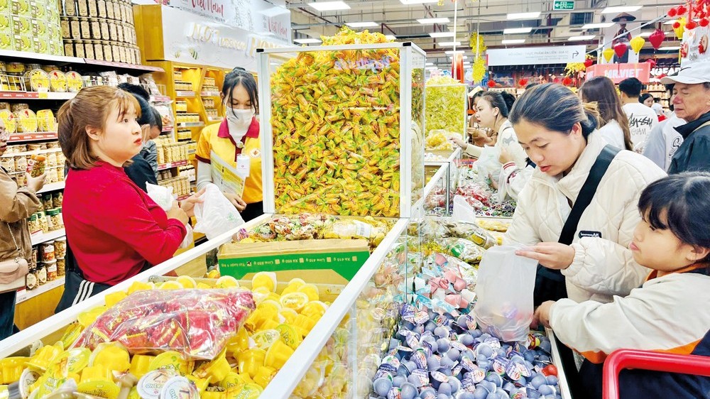 Chính sách tài khóa, tiền tệ hỗ trợ kích cầu, bình ổn giá