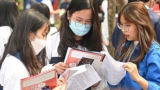 Nhiều trường đại học tiếp tục xét tuyển học bạ cho mùa tuyển sinh 2025