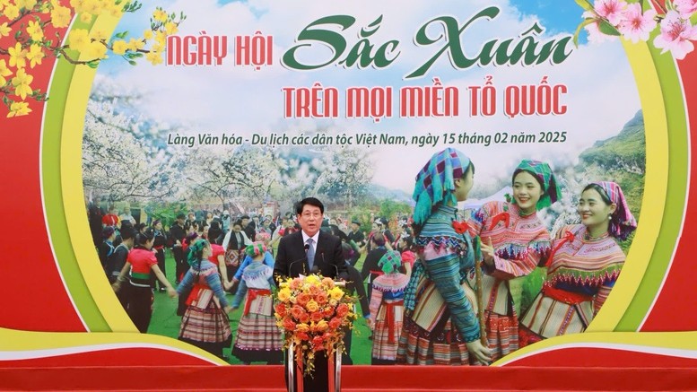 Chủ tịch nước dự Ngày hội "Sắc xuân trên mọi miền Tổ quốc" năm 2025