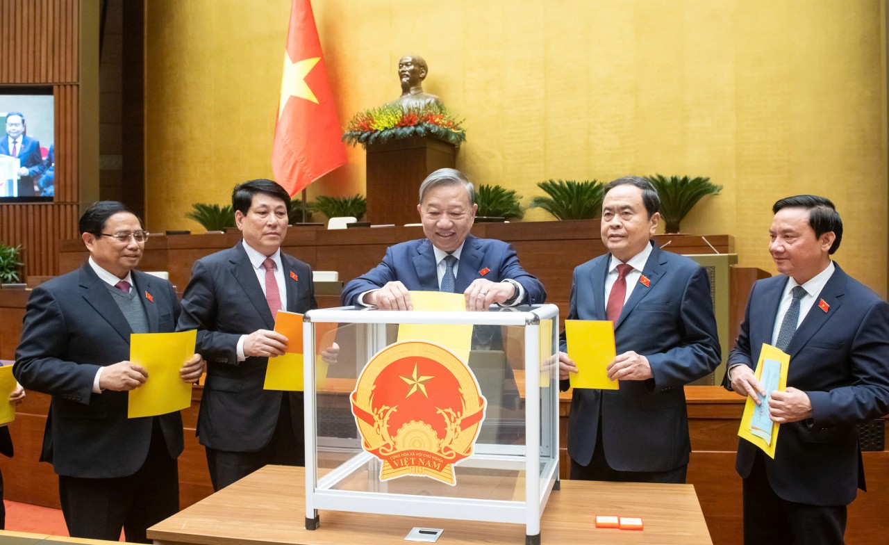 Quốc hội phê chuẩn bổ nhiệm 2 Phó Thủ tướng, 4 Bộ trưởng