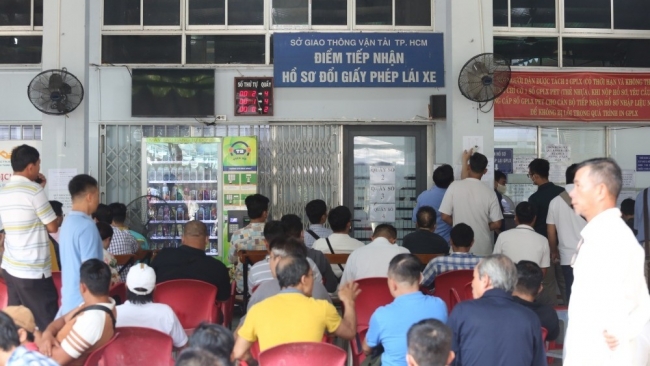 TP. Hồ Chí Minh vẫn tiếp nhận hồ sơ cấp, đổi giấy phép lái xe
