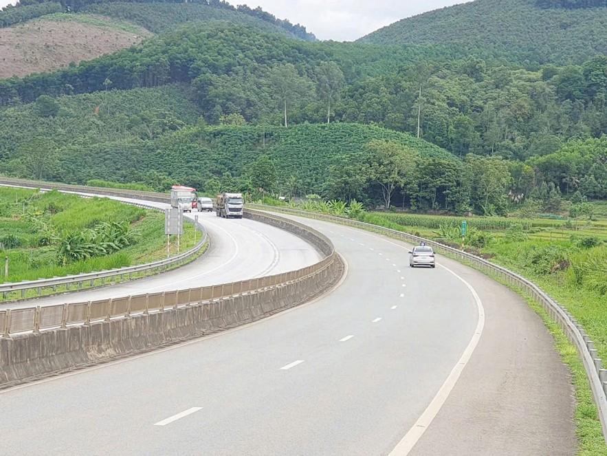 Đảm bảo giao thông êm thuận trên các tuyến đường huyết mạch