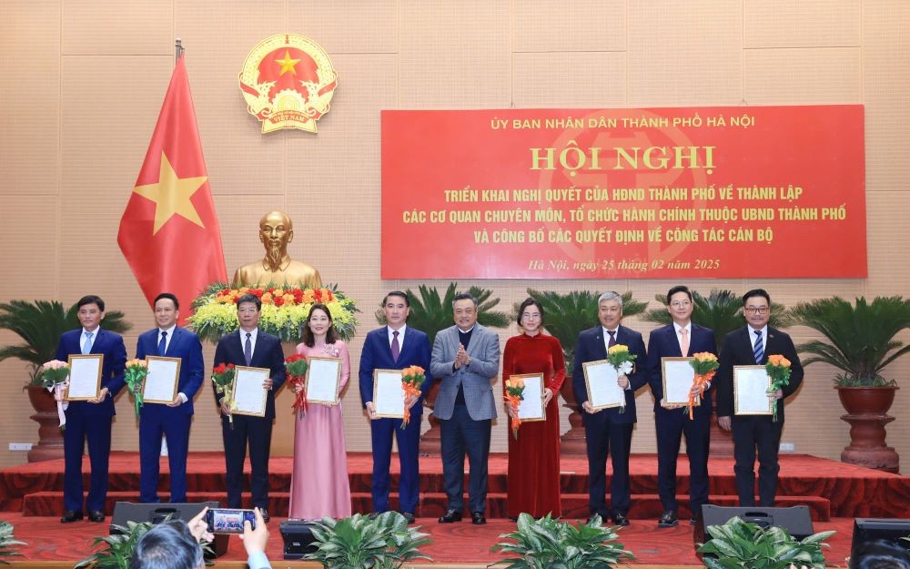 Hà Nội công bố quyết định về công tác cán bộ