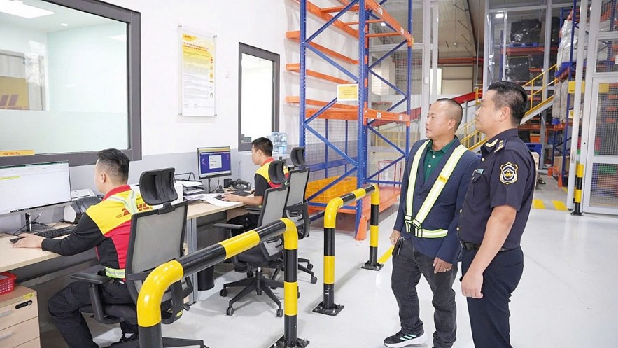 Thắt chặt quản lý hàng xuất, nhập khẩu qua thương mại điện tử Thắt chặt quản lý hàng xuất, nhập khẩu qua thương mại điện tử