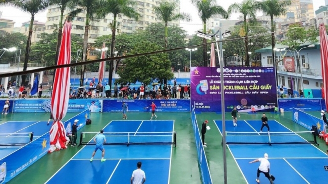 Khởi tranh giải “Pickleball Báo Kinh tế và Đô thị lần thứ I - 2025”