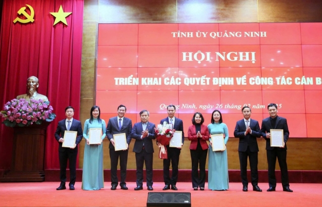 Quảng Ninh công bố các quyết định về công tác cán bộ