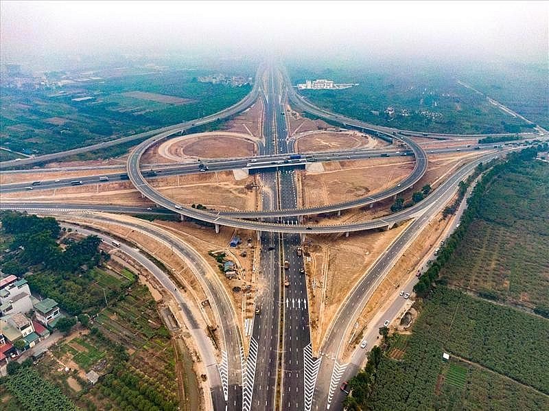 Đầu tư công mở đường, bất động sản khu công nghiệp đón sóng tăng trưởng