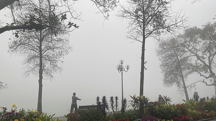 Thời tiết ngày 2/3: Bắc Bộ sương mù và mưa phùn, Nam Bộ có nơi nắng nóng