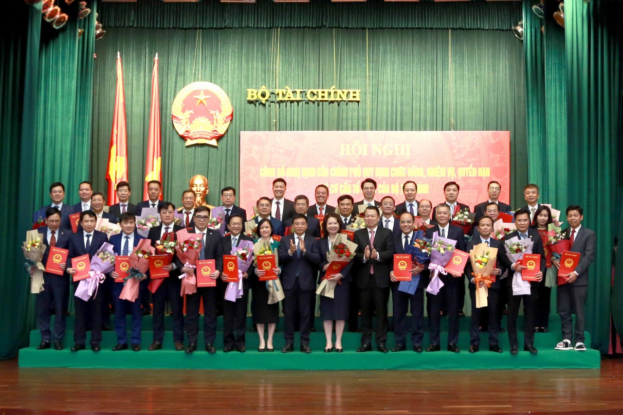 Điều động, bổ nhiệm ông Bùi Tuấn Minh giữ chức Cục trưởng Cục Dự trữ Nhà nước Điều động, bổ nhiệm ông Bùi Tuấn Minh giữ chức Cục trưởng Cục Dự trữ Nhà nước