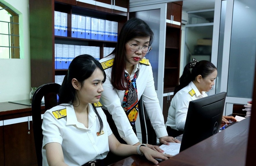 Chi cục Thuế khu vực III tổ chức tháng tăng cường tuyên truyền, hỗ trợ quyết toán thuế năm 2024