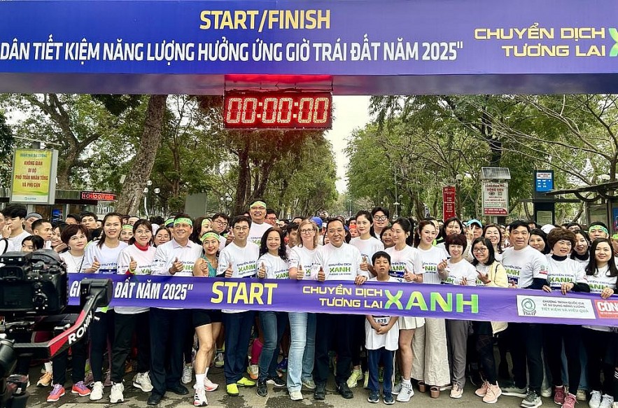 undefined Hơn 2.000 người tham gia giải chạy toàn dân tiết kiệm năng lượng hưởng ứng giờ trái đất 2025