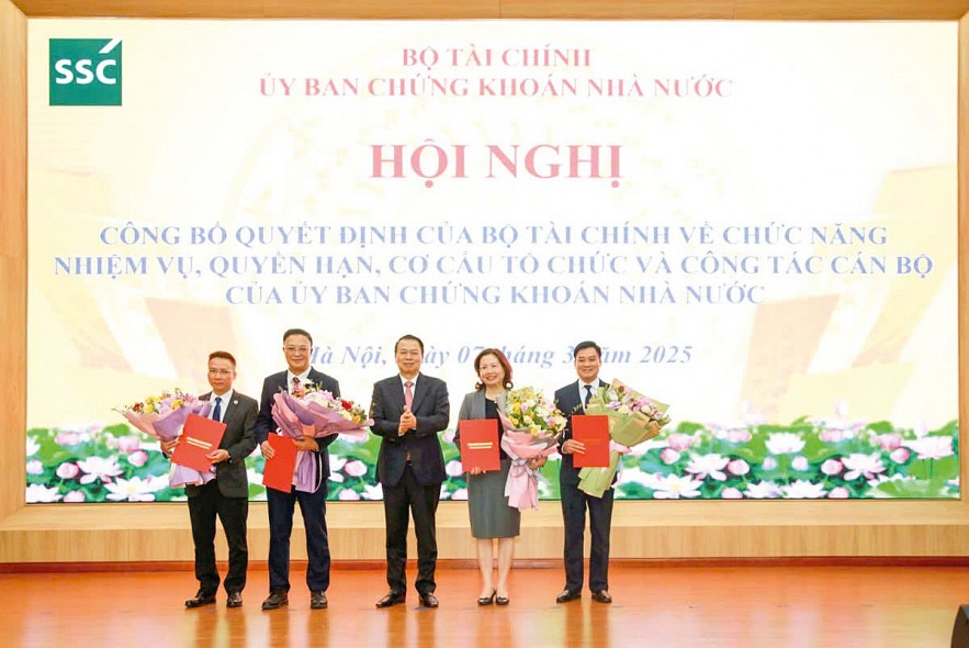 Đồng sức, đồng lòng đưa thị trường chứng khoán phát triển mạnh mẽ, bền vững Đồng sức, đồng lòng đưa thị trường chứng khoán phát triển mạnh mẽ, bền vững