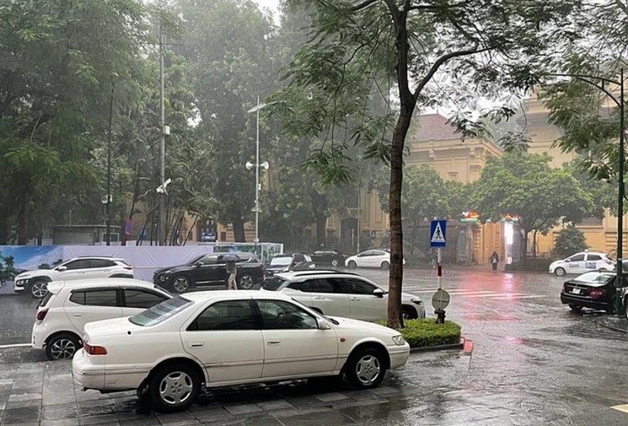 Hà Nội và TP. Hồ Chí Minh trở lại nhóm chất lượng không khí 