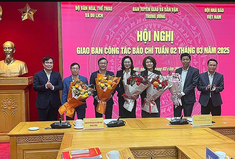 Ban Tuyên giáo và Dân vận Trung ương chúc mừng các tân tổng biên tập