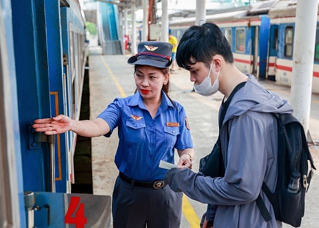 Từ ngày 18/3, chạy thêm tàu SE11, SE12 trên tuyến Hà Nội - TP Hồ Chí Minh Từ ngày 18/3, chạy thêm tàu SE11, SE12 trên tuyến Hà Nội - TP Hồ Chí Minh