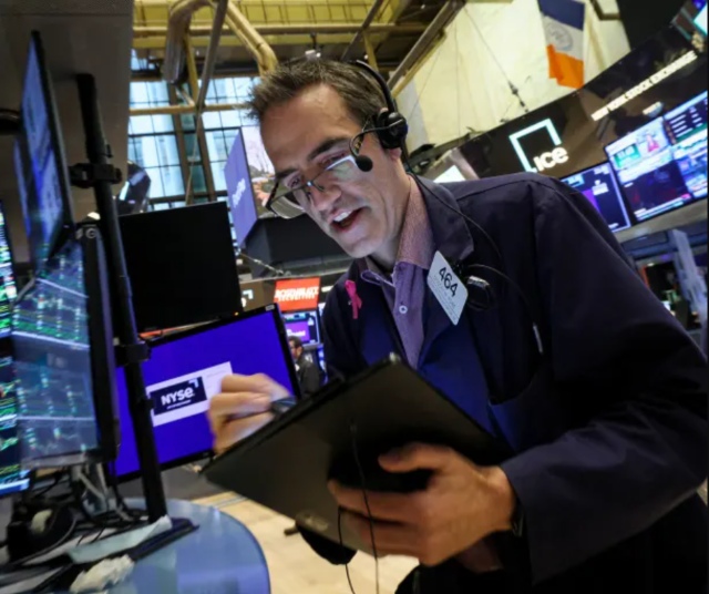 S&P 500 và Nasdaq Composite quay đầu tăng sau báo cáo lạm phát