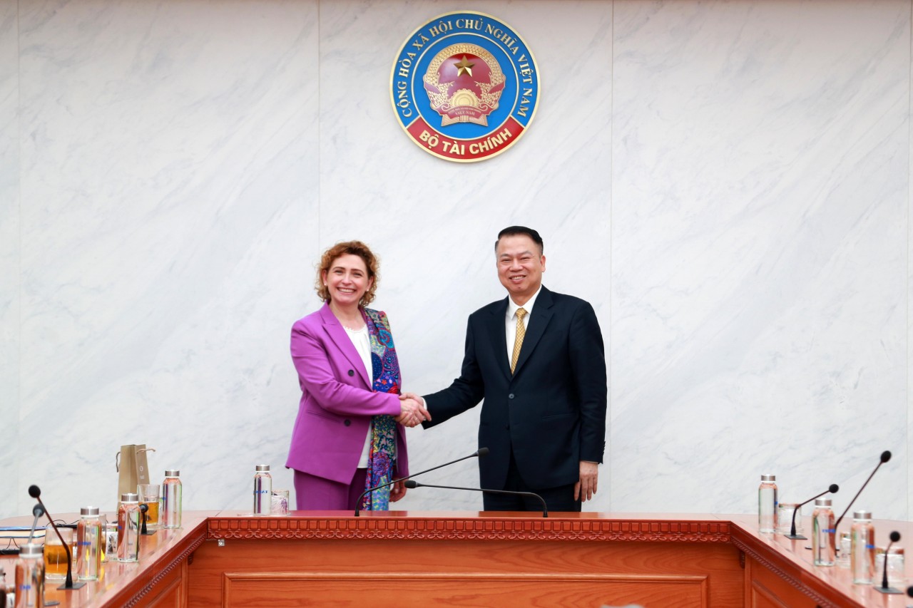 Thứ trưởng Bộ Tài chính Nguyễn Đức Chi tiếp Phó Chủ tịch EIB Nicola Beer