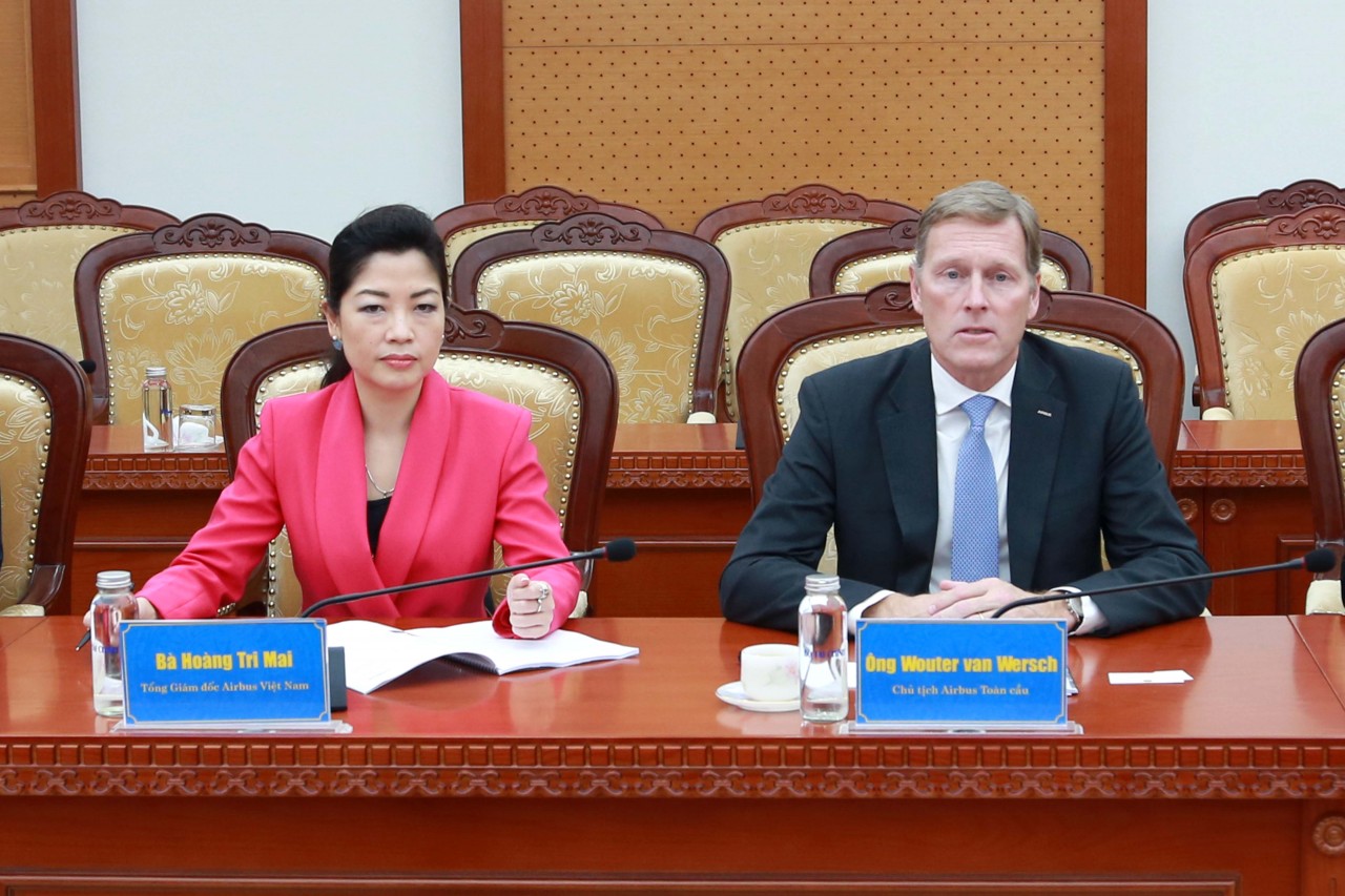 Bộ trưởng Nguyễn Văn Thắng tiếp Chủ tịch Airbus Toàn cầu Wouter van Wersch Bộ trưởng Nguyễn Văn Thắng tiếp Chủ tịch Airbus Toàn cầu Wouter van Wersch