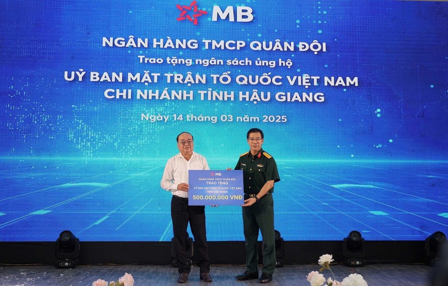 Khai trương MB Hậu Giang - Định hình tương lai ngân hàng số tại Đồng bằng sông Cửu Long