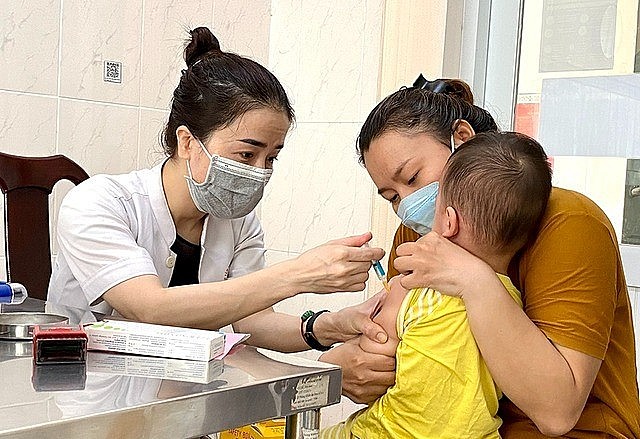 Thủ tướng yêu cầu triển khai chiến dịch tiêm vaccine phòng, chống bệnh sởi trong tháng 3