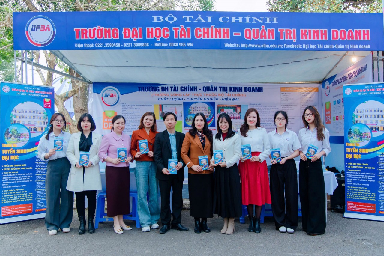 Trường Đại học Tài chính - quản trị kinh doanh sẽ tuyển sinh 1.000 sinh viên trong năm 2025 Trường Đại học Tài chính - quản trị kinh doanh sẽ tuyển sinh 1.000 sinh viên trong năm 2025