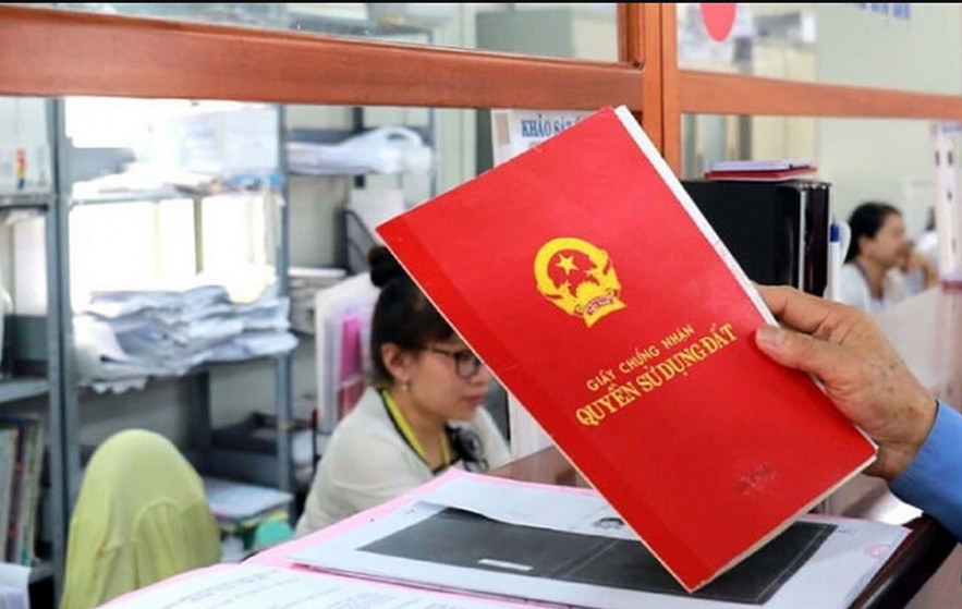 Sắp xếp, sáp nhập đơn vị hành chính: Người dân có phải đổi giấy tờ, sổ đỏ? Sắp xếp, sáp nhập đơn vị hành chính: Người dân có phải đổi giấy tờ, sổ đỏ?