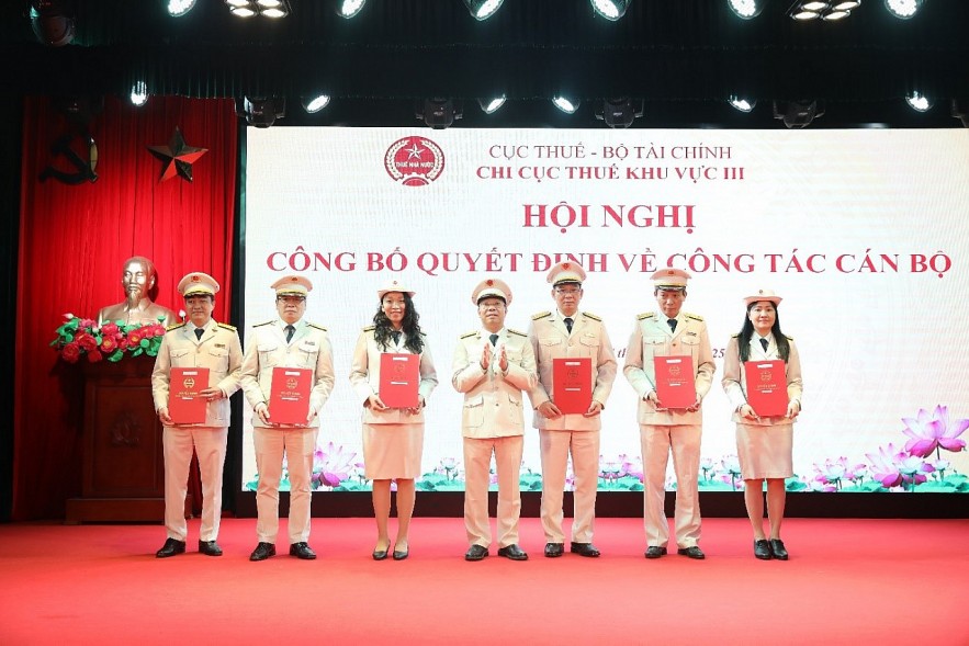 Chi cục Thuế khu vực III công bố quyết định bổ nhiệm lãnh đạo các phòng, đội thuế