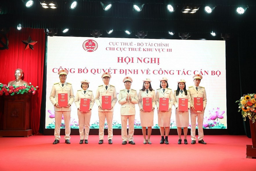 Chi cục Thuế khu vực III công bố quyết định bổ nhiệm lãnh đạo các phòng, đội thuế