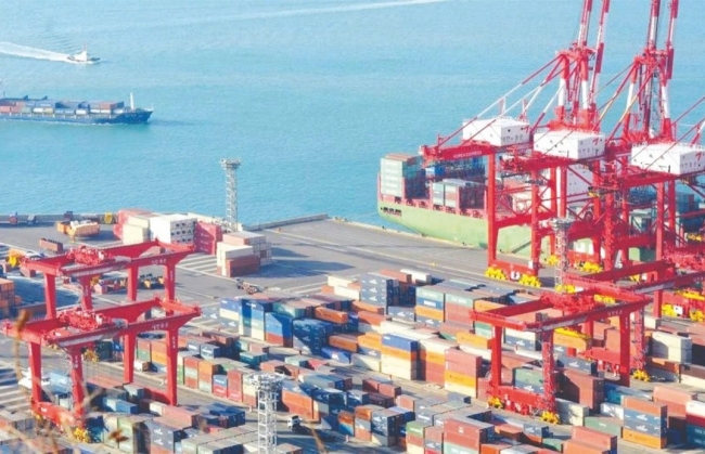 Vượt "chông gai", Việt Nam phấn đấu tăng trưởng hai con số