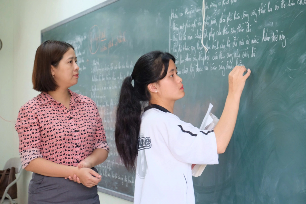 Nhiều địa phương đề xuất hỗ trợ kinh phí để dạy thêm không thu tiền Nhiều địa phương đề xuất hỗ trợ kinh phí để dạy thêm không thu tiền