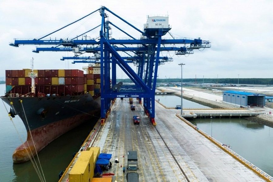 Kinh tế tăng trưởng góp phần đem lại kết quả tích cực trong công tác thu ngân sách. Ảnh: Việt Dũng