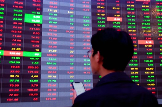 Chứng khoán ngày 19/3: Bất động sản hút dòng tiền, VN-Index tiếp diễn xu hướng tích lũy