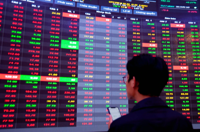 Chứng khoán ngày 31/3: Áp lực bán tăng dần, VN-Index giảm điểm phiên đầu tuần