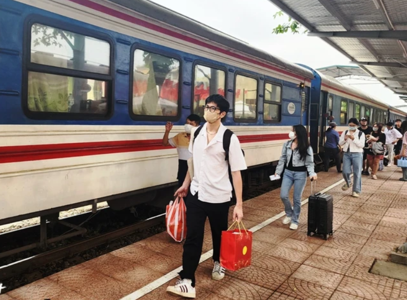Ngành Đường sắt mở bán vé tàu hỏa hàng loạt tuyến trong dịp hè