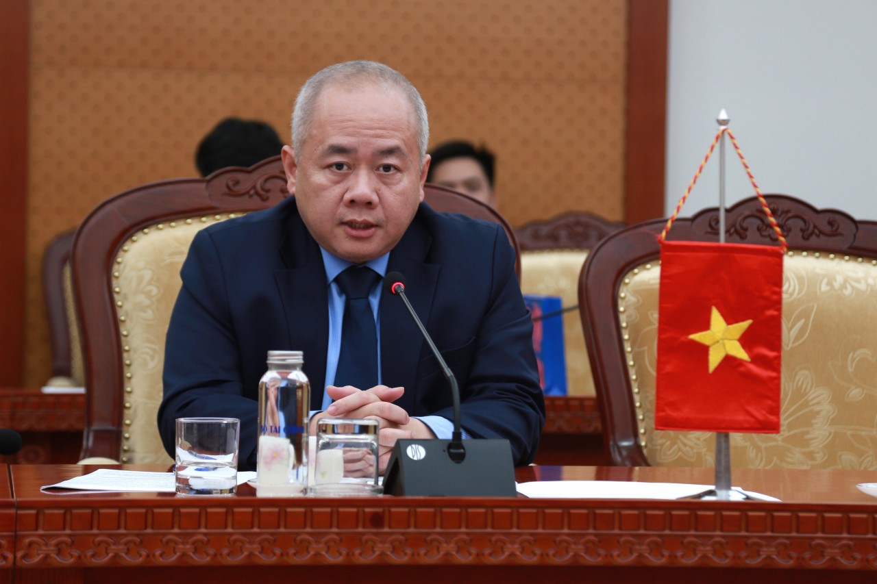 Thứ trưởng tiếp Phó Trợ lý Ngoại trưởng Hoa Kỳ Ann K. Ganzer