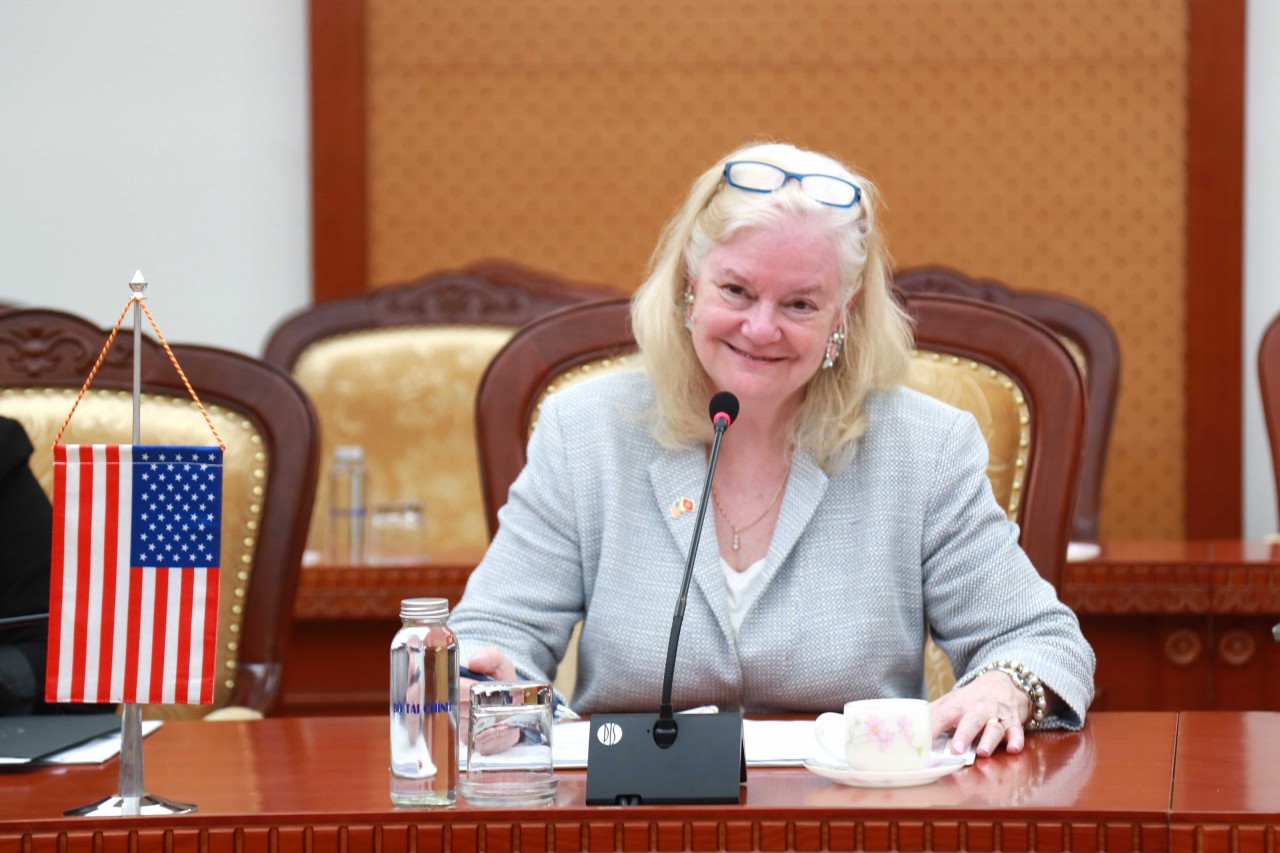 Thứ trưởng tiếp Phó Trợ lý Ngoại trưởng Hoa Kỳ Ann K. Ganzer