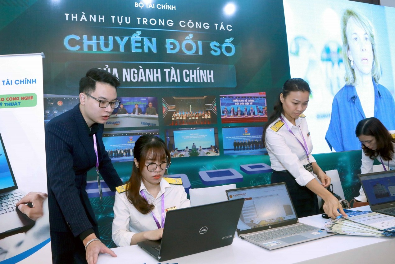 Quy định mức thu phí dịch vụ duy trì hệ thống kiểm tra trạng thái chứng thư chữ ký số