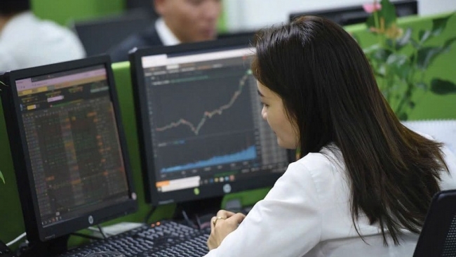 Phát triển sản phẩm mới, tăng cơ hội cho nhà đầu tư chứng khoán