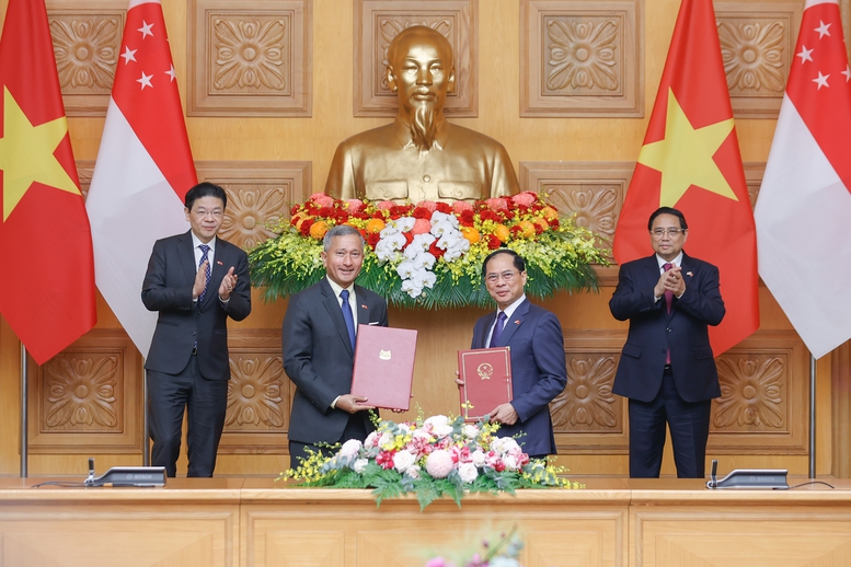Việt Nam, Singapore trao đổi nhiều văn kiện hợp tác quan trọng- Ảnh 1. Việt Nam, Singapore trao đổi nhiều văn kiện hợp tác quan trọng- Ảnh 1.
