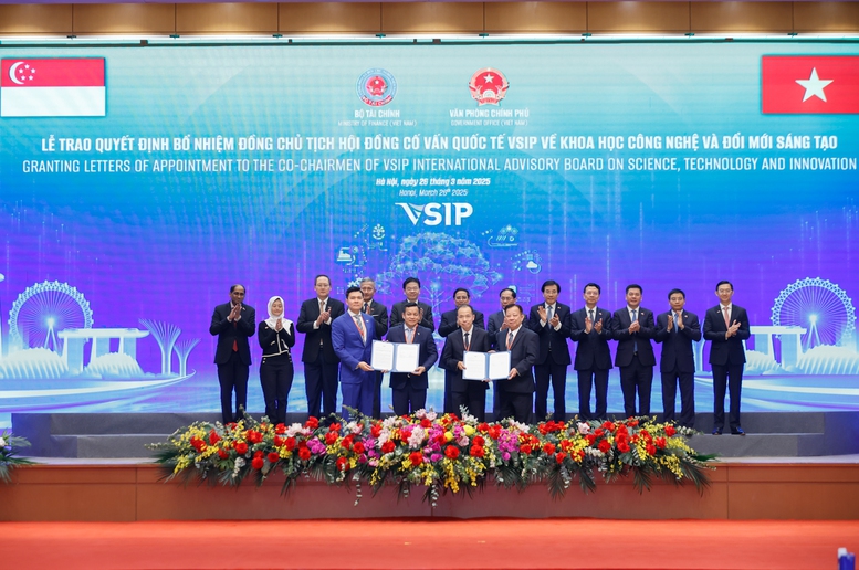 Việt Nam, Singapore trao đổi nhiều văn kiện hợp tác quan trọng- Ảnh 6. Việt Nam, Singapore trao đổi nhiều văn kiện hợp tác quan trọng- Ảnh 6.